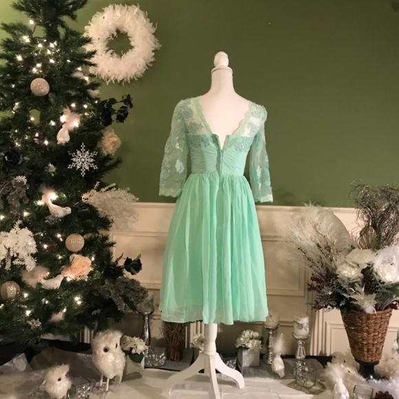 Purchase on PartyDressShop2 closet - Picture 3 of 7